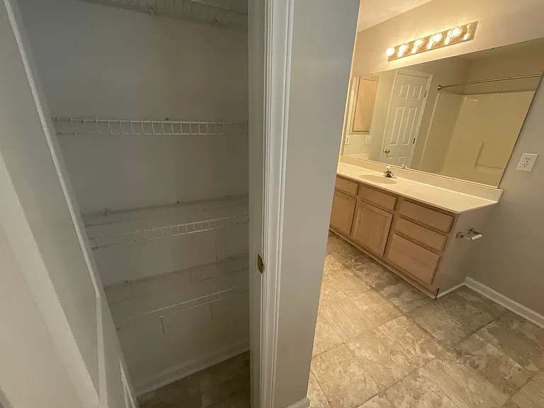 Meridian Park Apartments — Photo 81