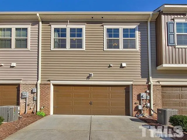 1528 Alemany St — Photo 11