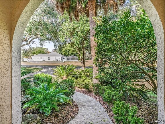 4th image of 1125 N Sabal Palm Way