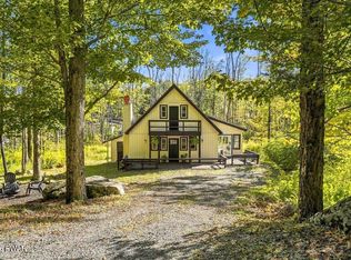 28 Cedarwood Ter, Lake Ariel, PA 18436