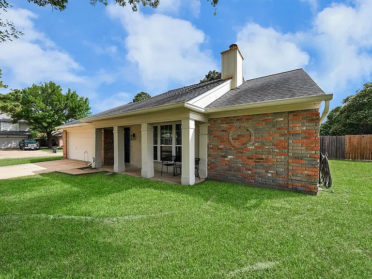 22638 Powell House Ln — Photo 5