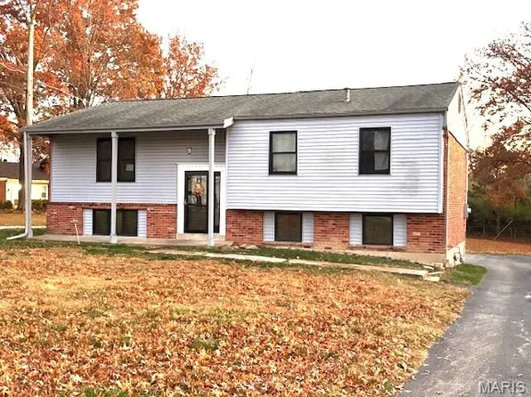 1002 Carole Ln, Ballwin, MO 63021