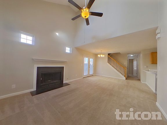 2nd image of 1960 Lexington Ln