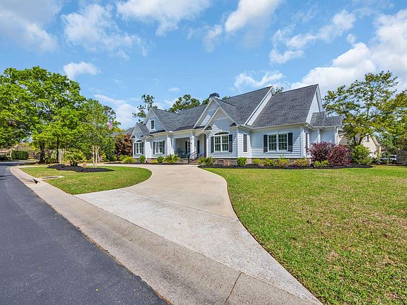 3rd image of 181 Highwood Circle
