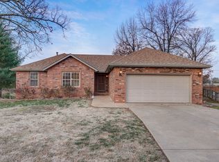 4062 W Greenwood St, Springfield, MO 65807