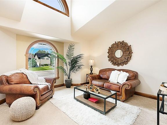 3rd image of 4136 Ashford Pl
