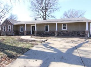 5746 Mackey St, Merriam, KS 66202