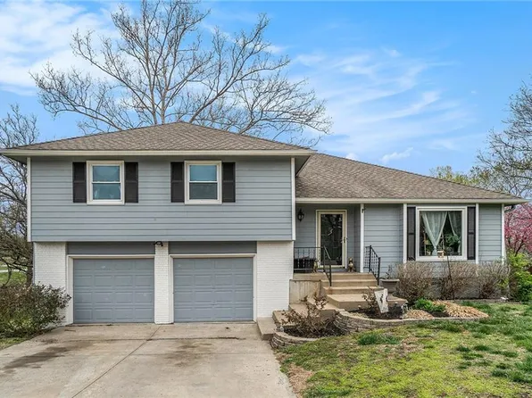 520 E 125th Ter, Olathe, KS 66061