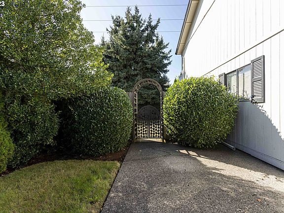 3rd image of 13310 NE 11th Ave