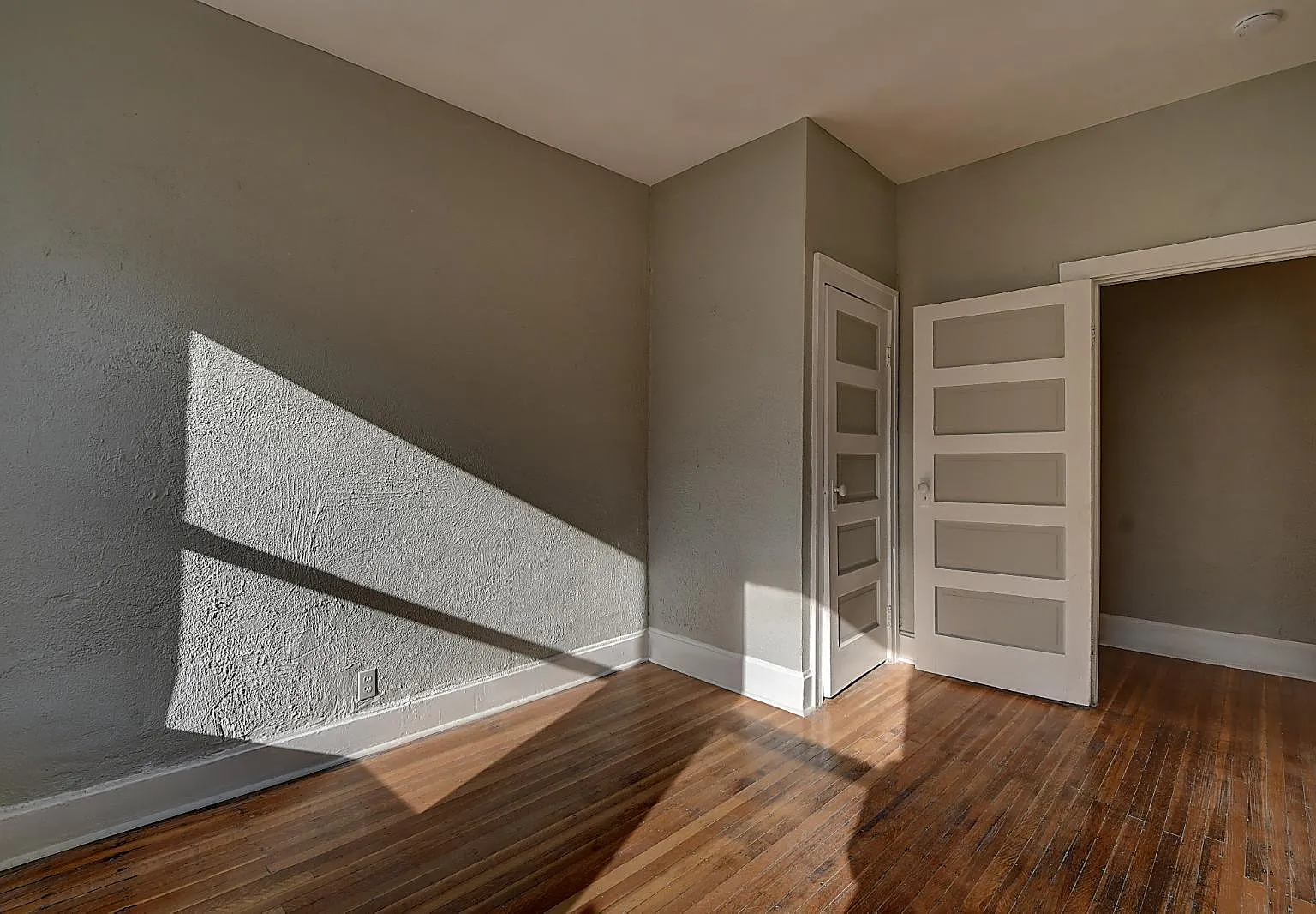 2442 N Illinois St — Photo 4