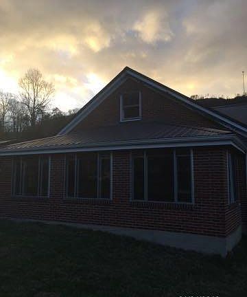 2nd image of 235 Hatcher St