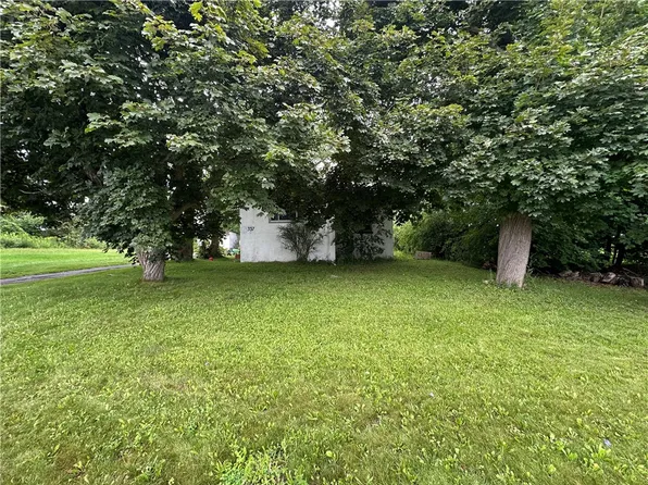 337 Middle Rd, Henrietta, NY 14467