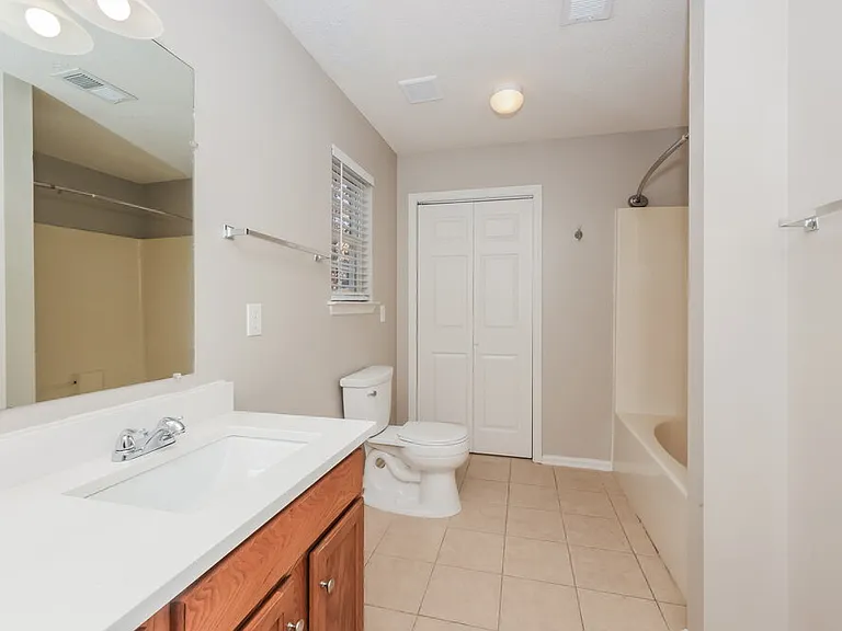 1052 Blue Mountain Ln — Photo 12