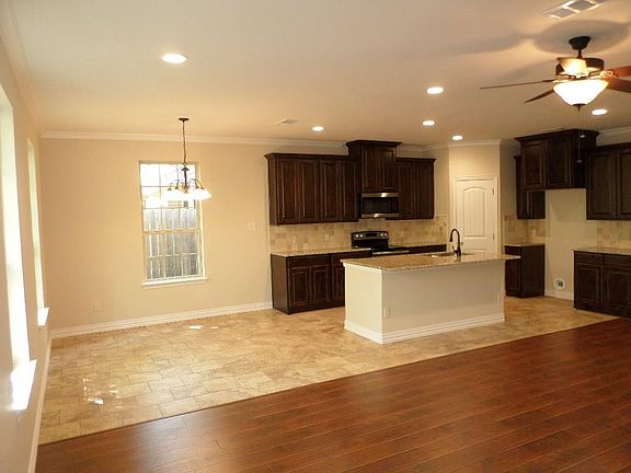 5th image of 1518 Carlsbad Dr
