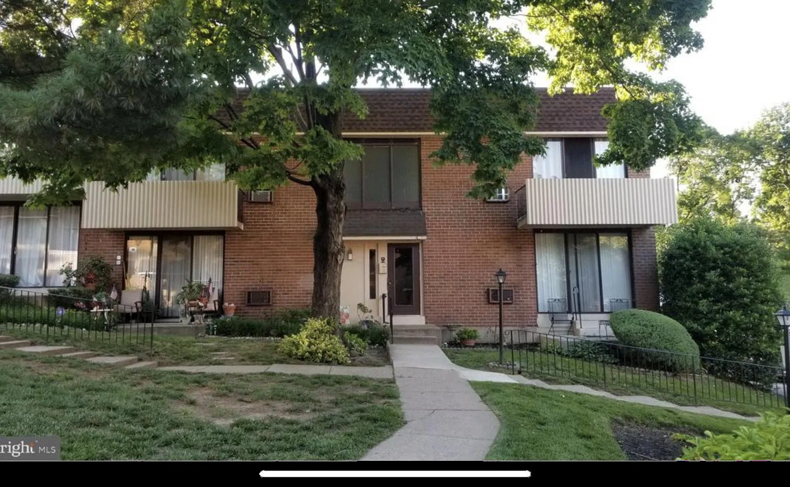 2 bed, 750 sqft, $1,600 — Photo 1