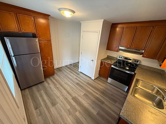 4th image of 513-525 S Green St #513-F