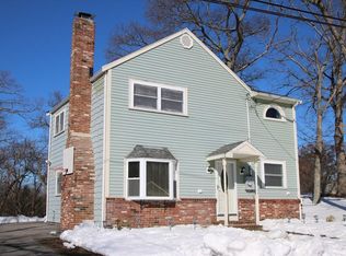 76 Golden Hills Rd, Saugus, MA 01906