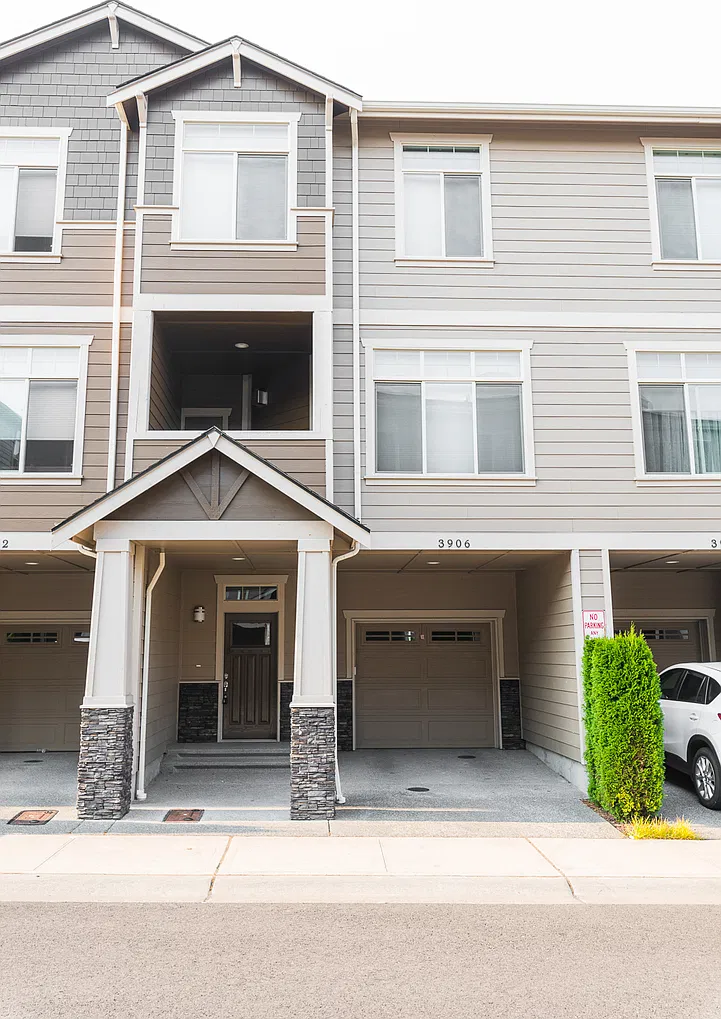 Renton 3 bed Townhouse for Rent — Photo 1