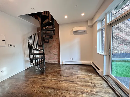 Rented by Compass | media 10