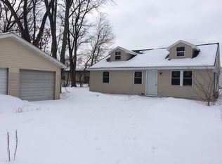 3265 Maple Grv, Suamico, WI 54173