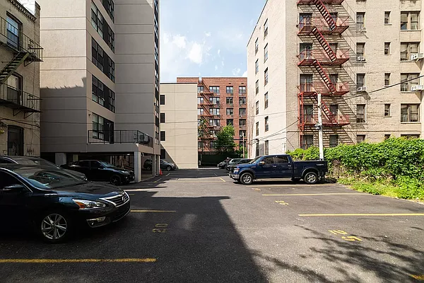 Rented by Twin Group | media 23