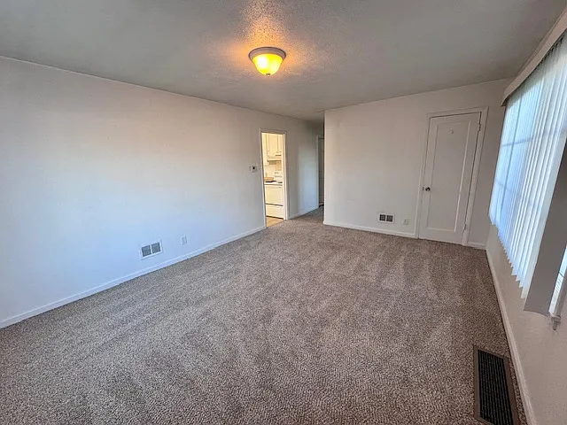 3528 E Farwell Rd — Photo 11