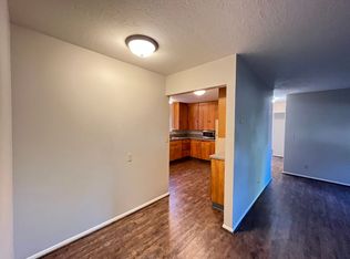 Lovely 2 Bed + 1 Bath Unit in Forest Grove!! - Great Walking Score and Tree Lined Neighborhood!!, Forest Grove, OR 97116