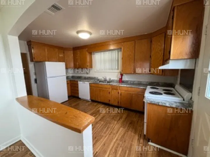 3 bed, 1.5 bath, 1301 sqft, $1,625 — Photo 3