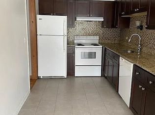 1653 Oakwood Ave APT 2C, Des Plaines, IL 60016
