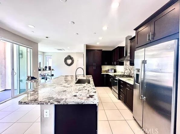 812 Brickyard Ln, Costa Mesa, CA 92627