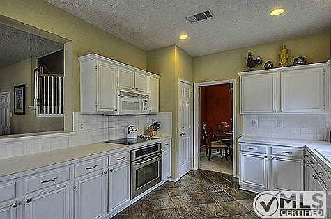 5th image of 1316 Prairie Dr