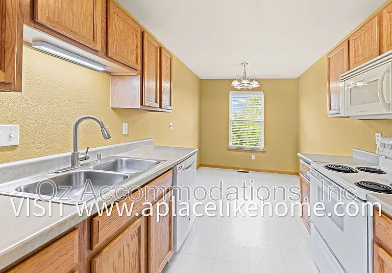 8626 N Cleveland Ln — Photo 8