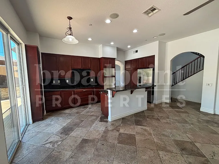 637 Oak Glade Dr — Photo 5