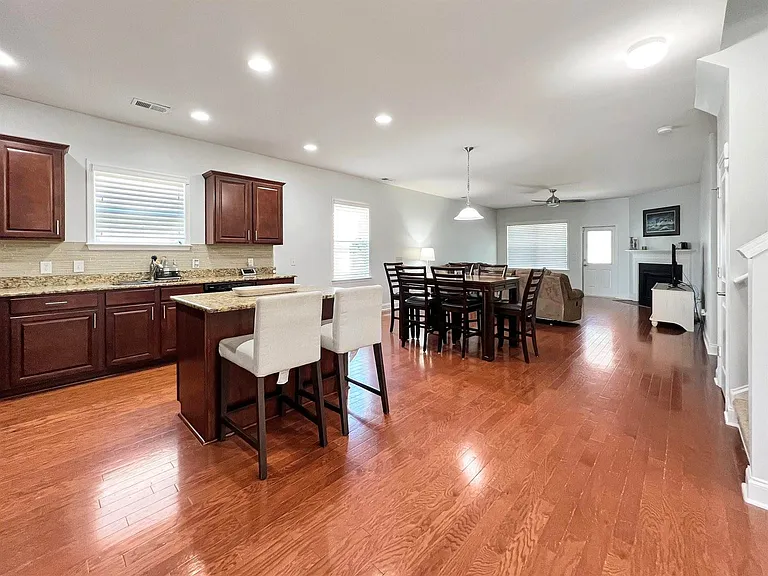 4809 Pitkin Ave — Photo 9