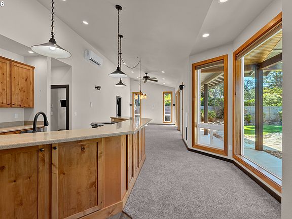 2nd image of 4606 Perpetua St