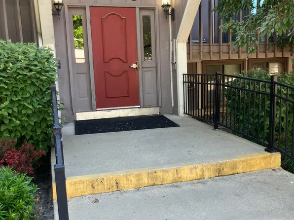 29890 W 12 Mile Rd APT 907, Farmington Hills, MI 48334