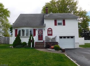 16 Avonridge Rd, Raritan, NJ 08869