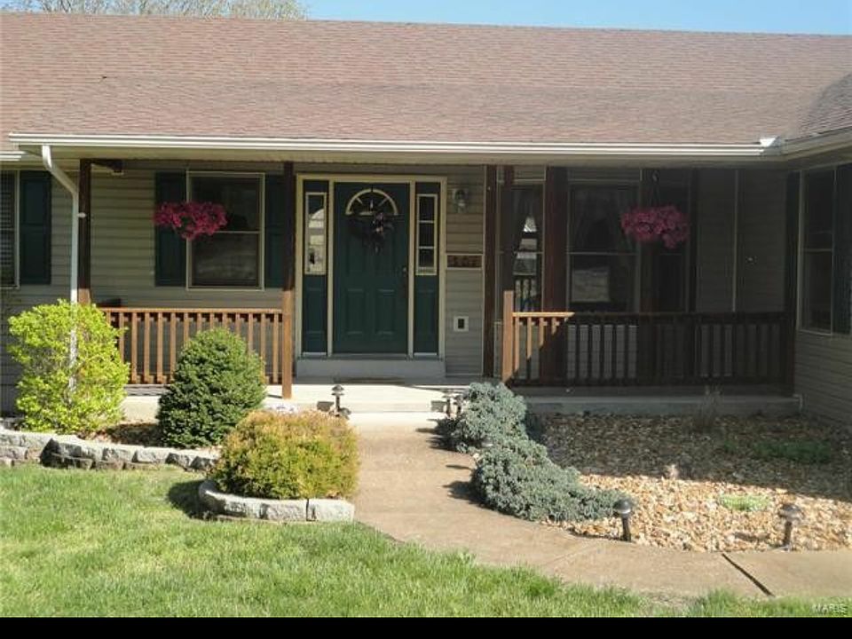 1st image of 301 W Lakeview Dr