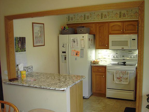 5th image of 1327 Oak St