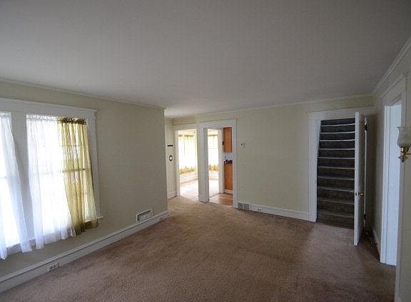 4th image of 954 Bridgman St