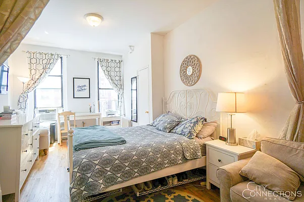 Rented by City Connections Realty | media 12