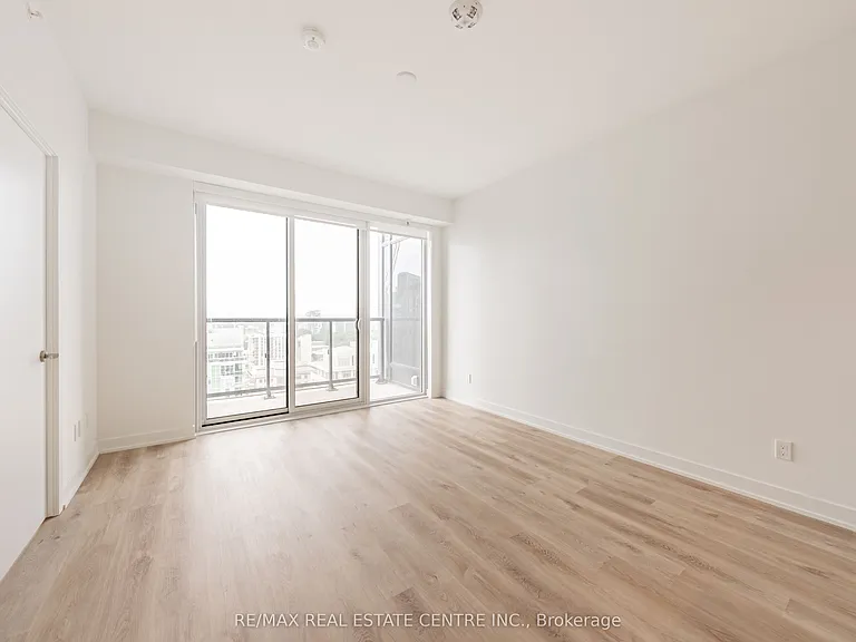 370 Martha St #2107 — Photo 17