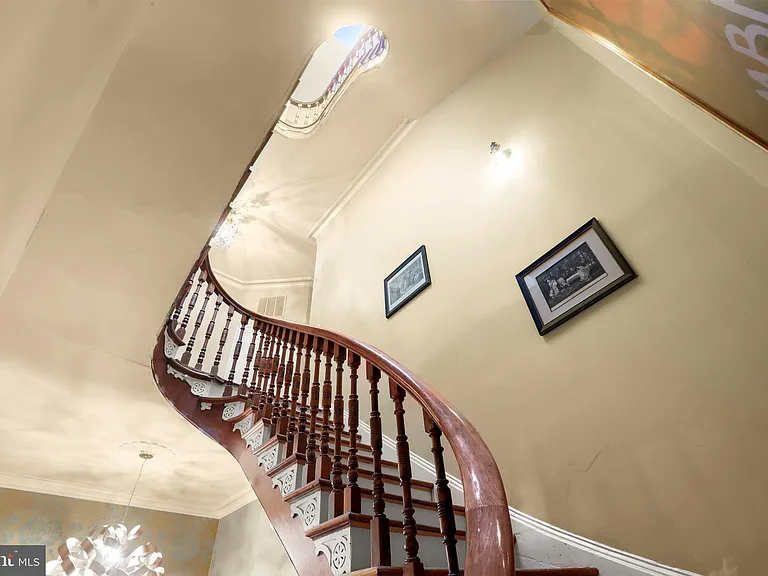 1007 N Calvert St — Photo 13