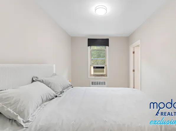 629 Kappock Street image 18 of 26