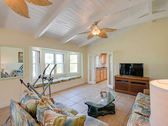 4th image of 442 W Shore Dr