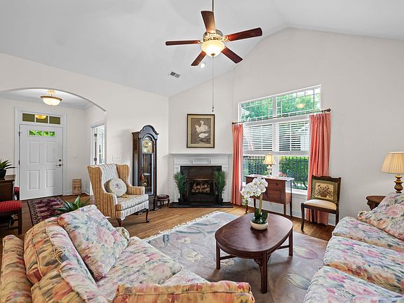 5th image of 9657 Collier Pl