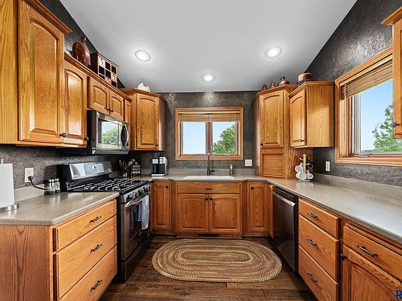 5th image of 45132 262nd St Street