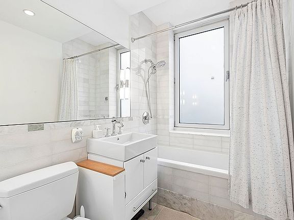 4th image of 635 W 42nd St APT 4B