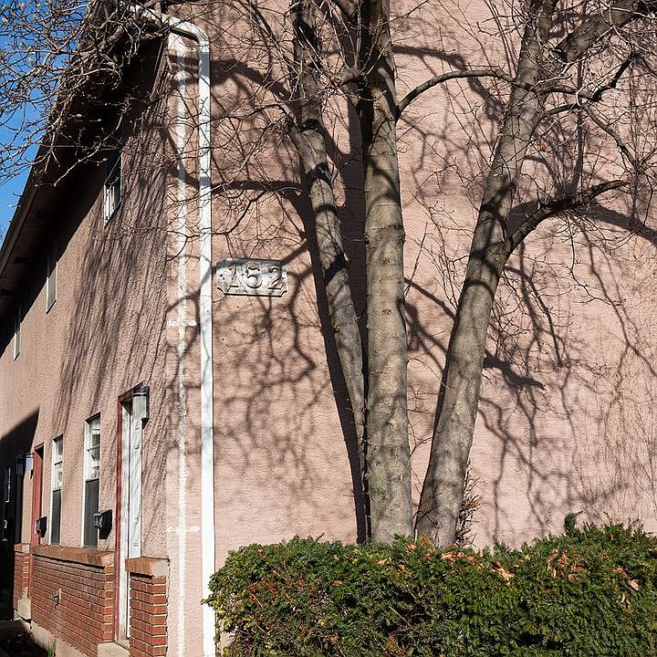 1st image of 152 Chittenden Ave