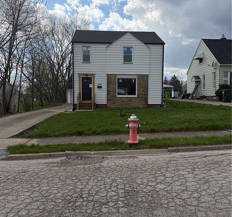1st image of 4754 Lawrence Ave